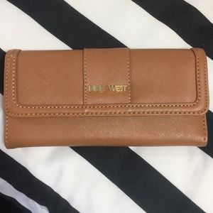 Nine West wallet